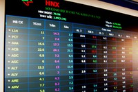 Thêm một DN xin hủy niêm yết